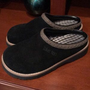 EUC. Take ten clogs. Black Suede. Women’s Size 6.5